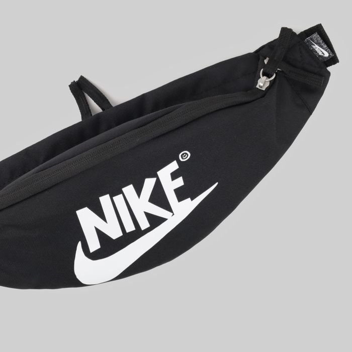 Сумка поясная Nike Heritage Waist Pack артикул:DQ5727-010  - купить в магазине Дайс