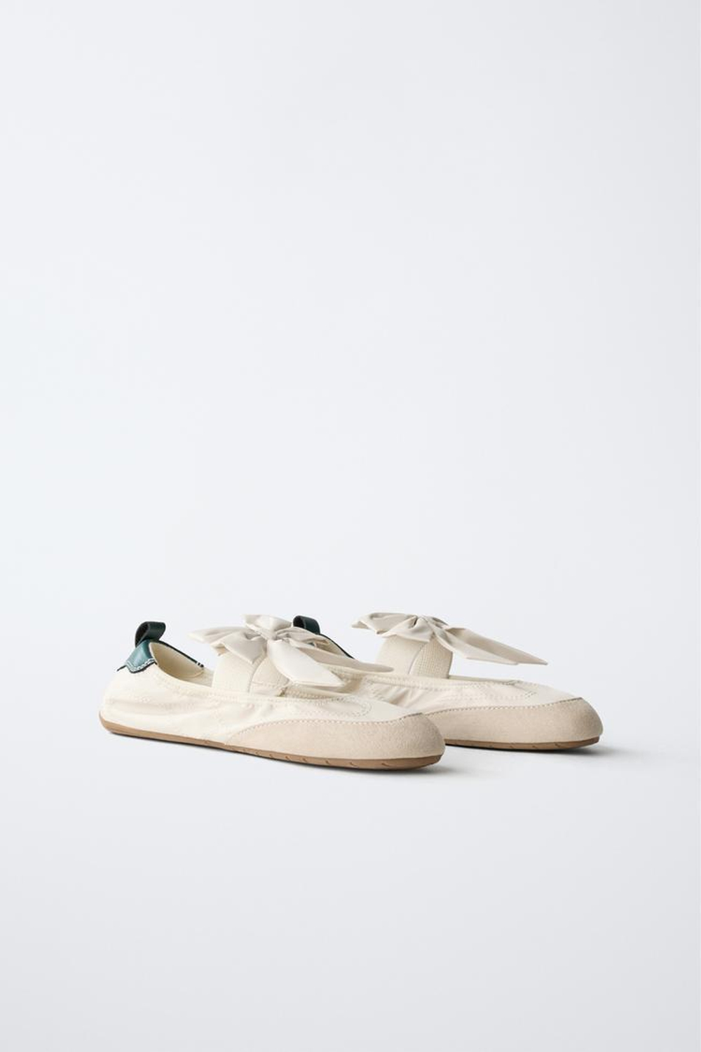 ZARA СПОРТИВНЫЕ БАЛЕТКИ С БАНТОМ, БЕЛЫЙ