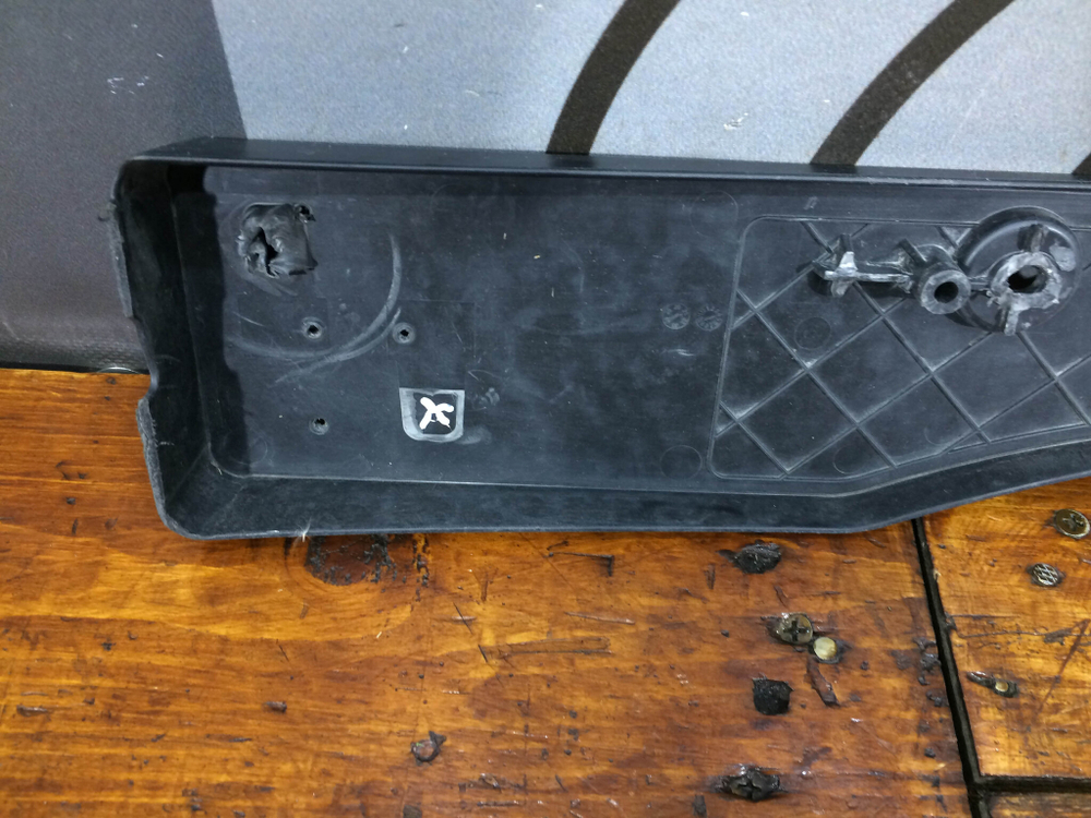 Площадка гос. номера Toyota Camry (XV70) 20-нв Б/У Оригинал 5211433500