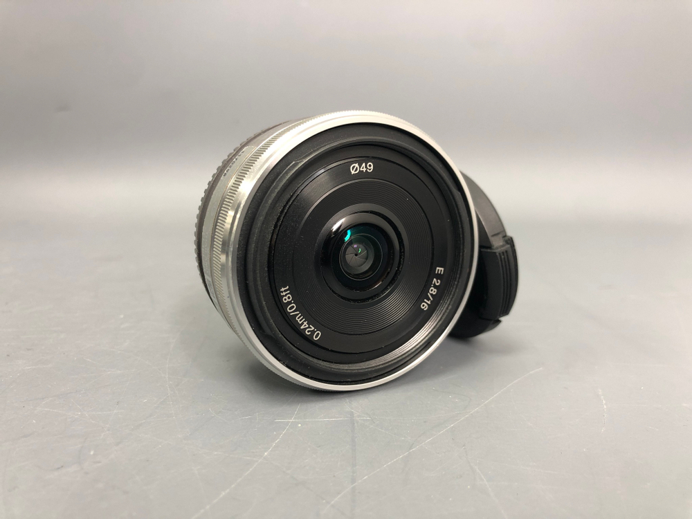 Sony 16mm 2.8 E