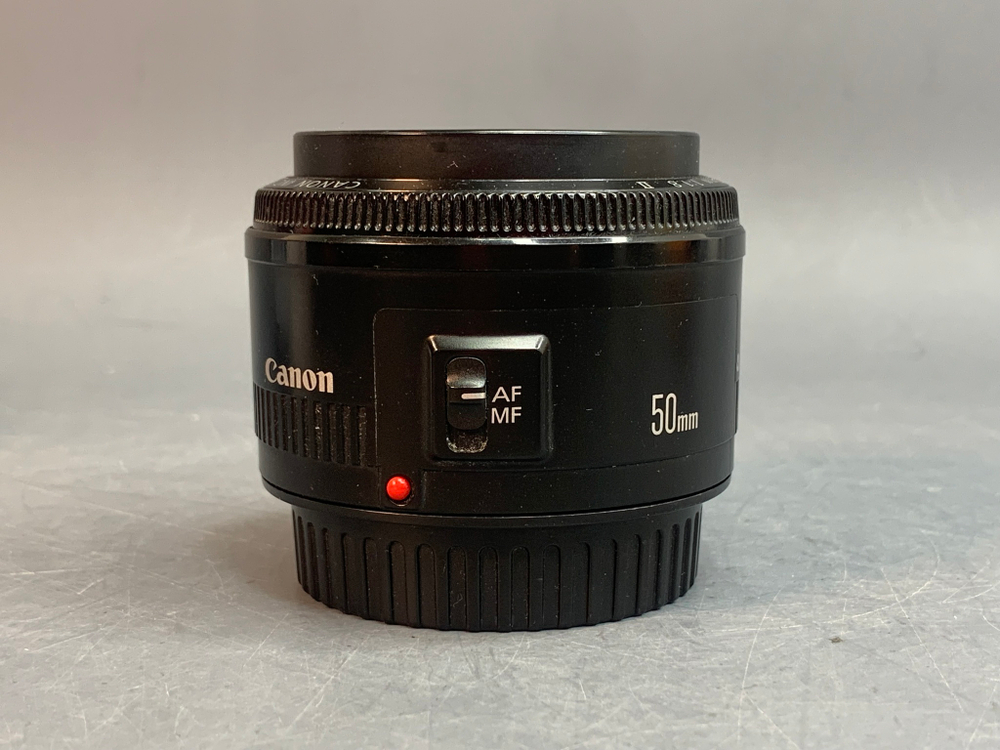 Canon 50mm 1.8 II внутри пылинки