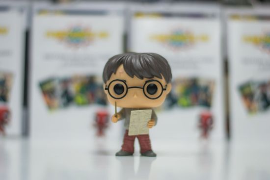 Фигурка Funko POP! Harry Potter S4 Harry Potter with Marauders Map (42) 14936 / Фигурка по мотивам фильма "Гарри Поттер", Гарри Поттер с картой Мародеров