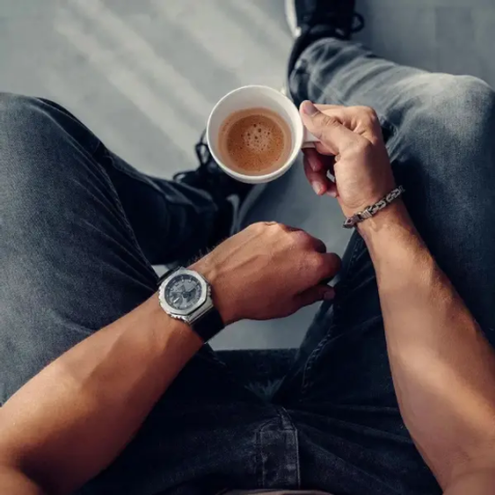 Наручные часы Casio G-Shock GM-2100GC-1ADR