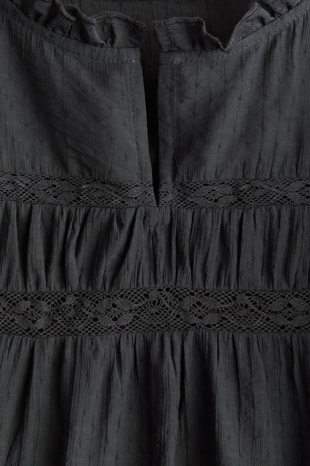 H&M Блузка с рюшами, темно-серый