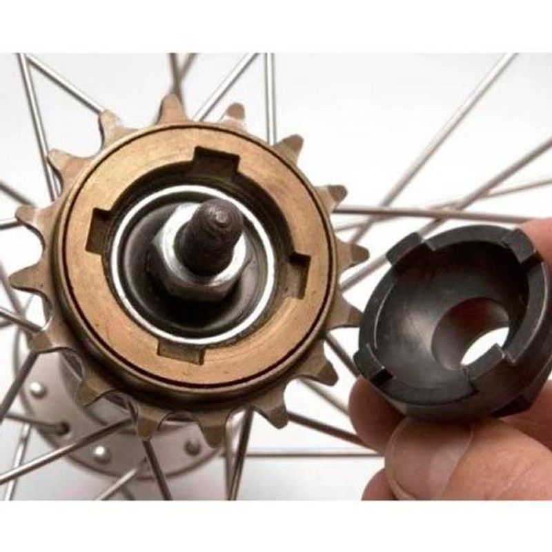 Съем, установка трещетки (фривил) на BMX