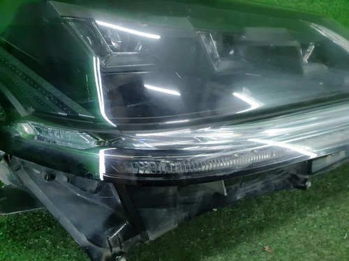 Фара правая Lexus LX 3 (2015-2023) LED Black