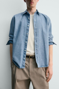 ZARA ДЖИНСОВАЯ РУБАШКА REGULAR FIT С ЭФФЕКТОМ ПОТЕРТОСТИ, ПАСТЕЛЬНО-СИНИЙ
