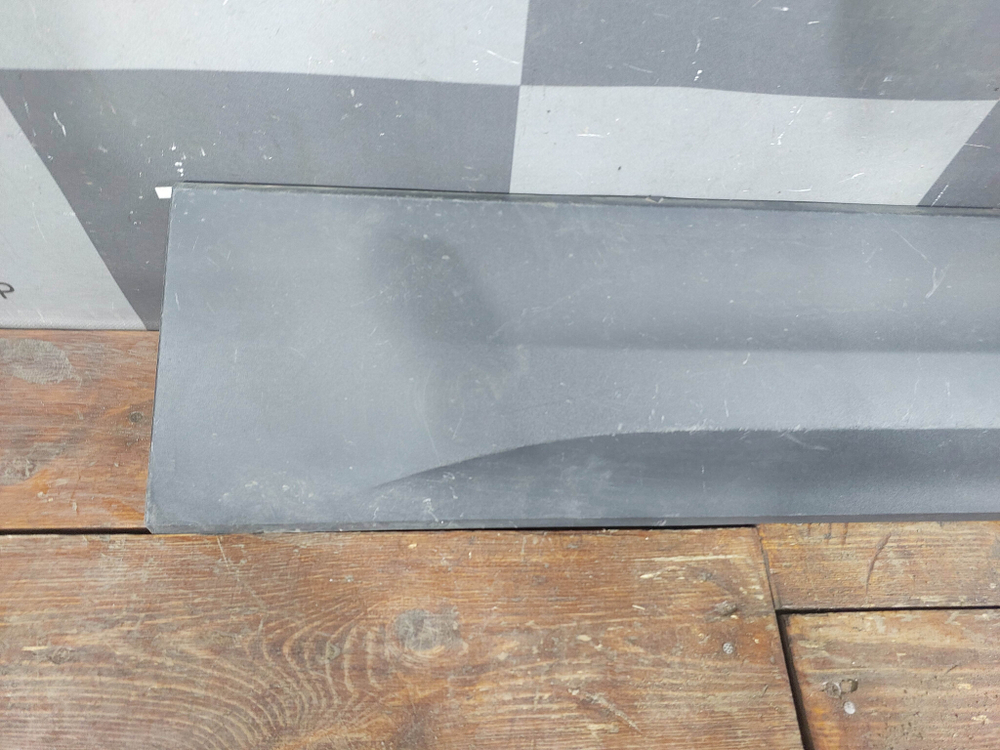 Накладка двери задней левой Skoda Karoq 17-нв Б/У Оригинал 57A854949