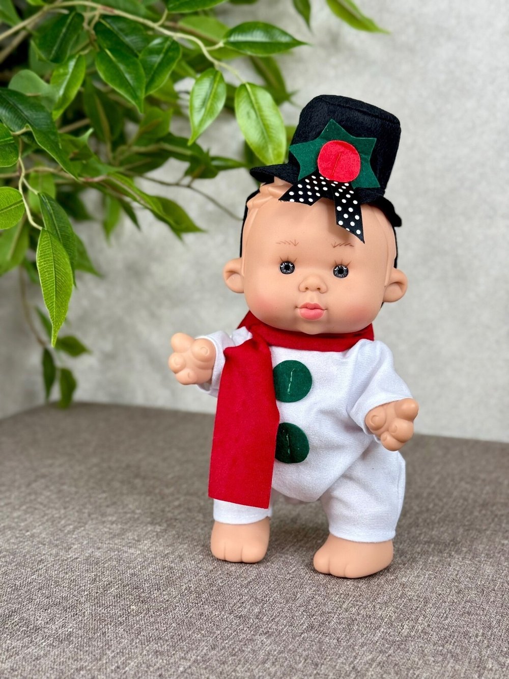 Пупс Marina and Pau 26 cм Nenote Christmas (2944A1)