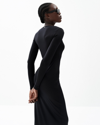 №032 Платье макси с глубоким вырезом (черный)