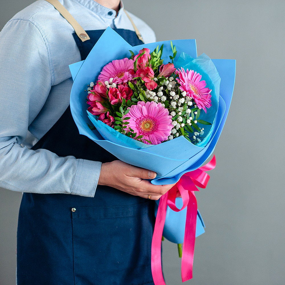 Розовый букет с герберами