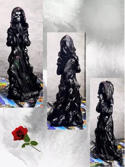 Свеча эзотерическая "Святая Смерть"