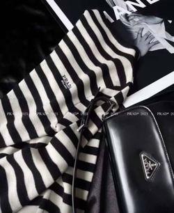 Кофта Prada