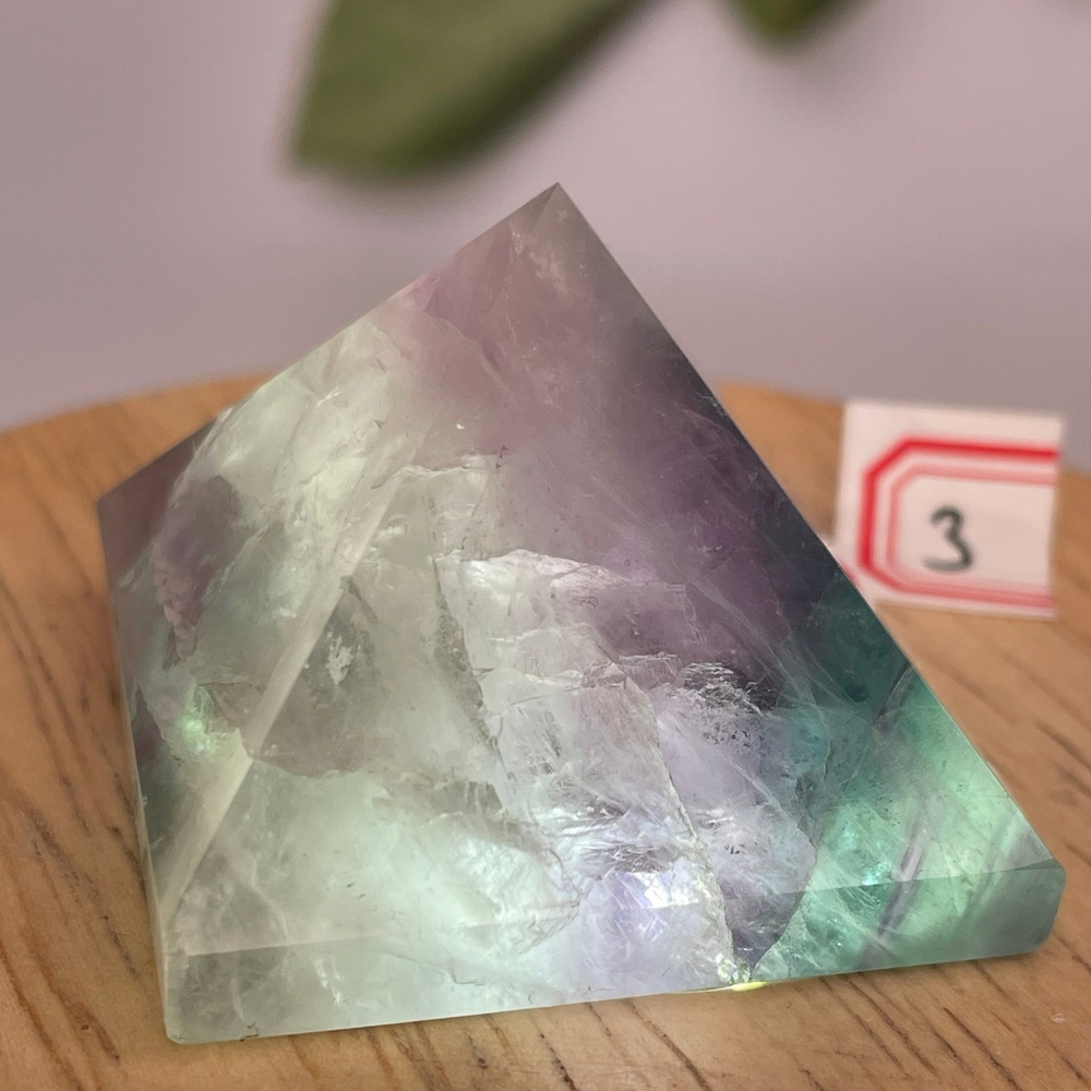 35918 Флюорит Пирамида 40мм