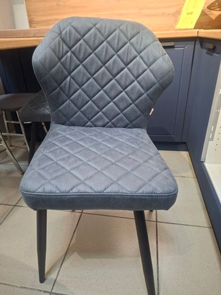 Стул Милан поворотный каркас черный ЗАМША