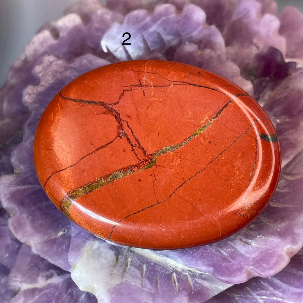 49713  Яшма красная галтовка Антистресс массажер 35*45мм