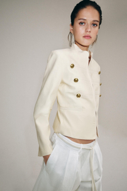 ZARA ПРИТАЛЕННАЯ КУРТКА С ПУГОВИЦАМИ — ZW COLLECTION, ЭКРЮ