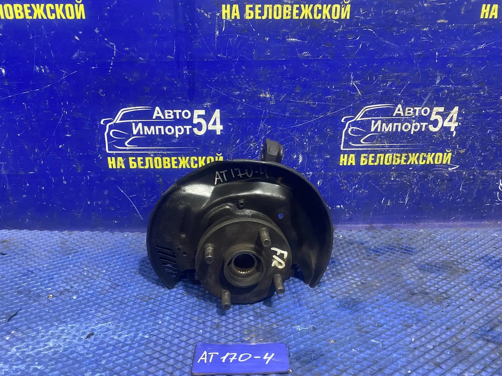 Ступица передняя правая TOYOTA CORONA 1988