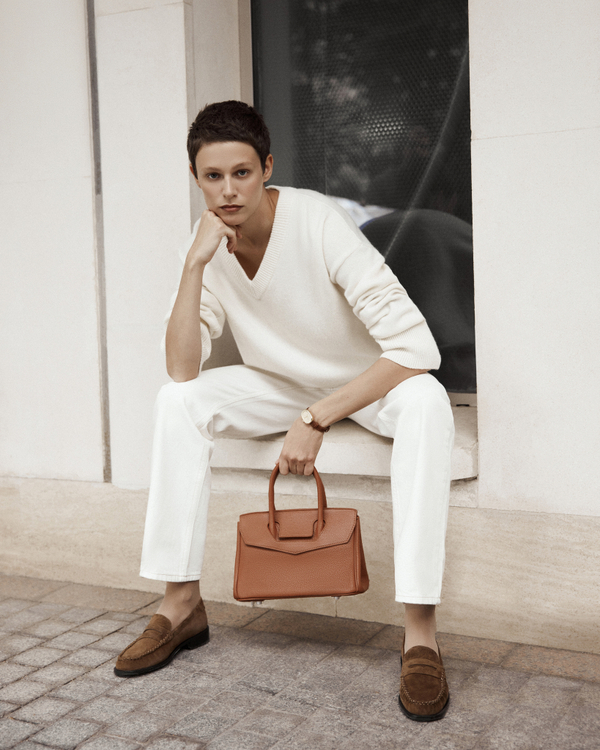 Объемный джемпер молочного цвета