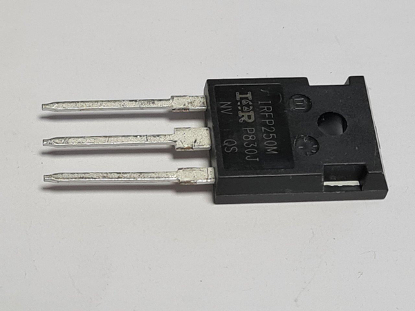 Транзистор IRFP250M