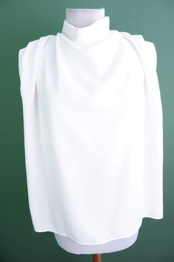 Блузка под пиджак, визуально на 50 размер