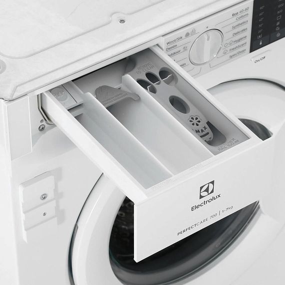 Встраиваемая стиральная машина Electrolux EWN7F447WI