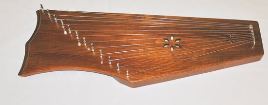 Гусли крыловидные МОЗЕРЪ 12 струн, цвет орех, двухкамерные