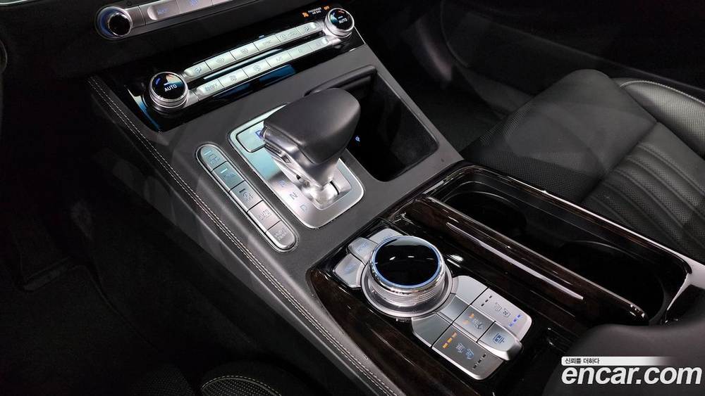 Genesis G90 3.8 AWD (05.2020)