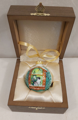 Шар новогодний с ручной росписью  Палех "Кошка в окошке"