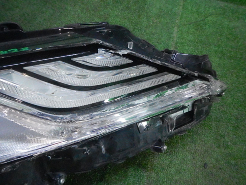 Битая Фара правая Toyota Camry xv70 (2017-2021) LED