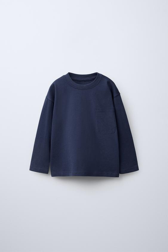 ZARA ОДНОТОННАЯ ФУТБОЛКА С КАРМАНОМ, СИНИЙ