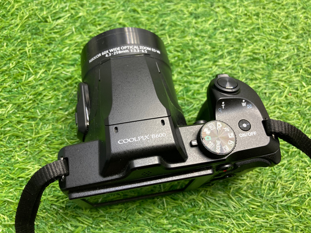 Nikon Coolpix B600