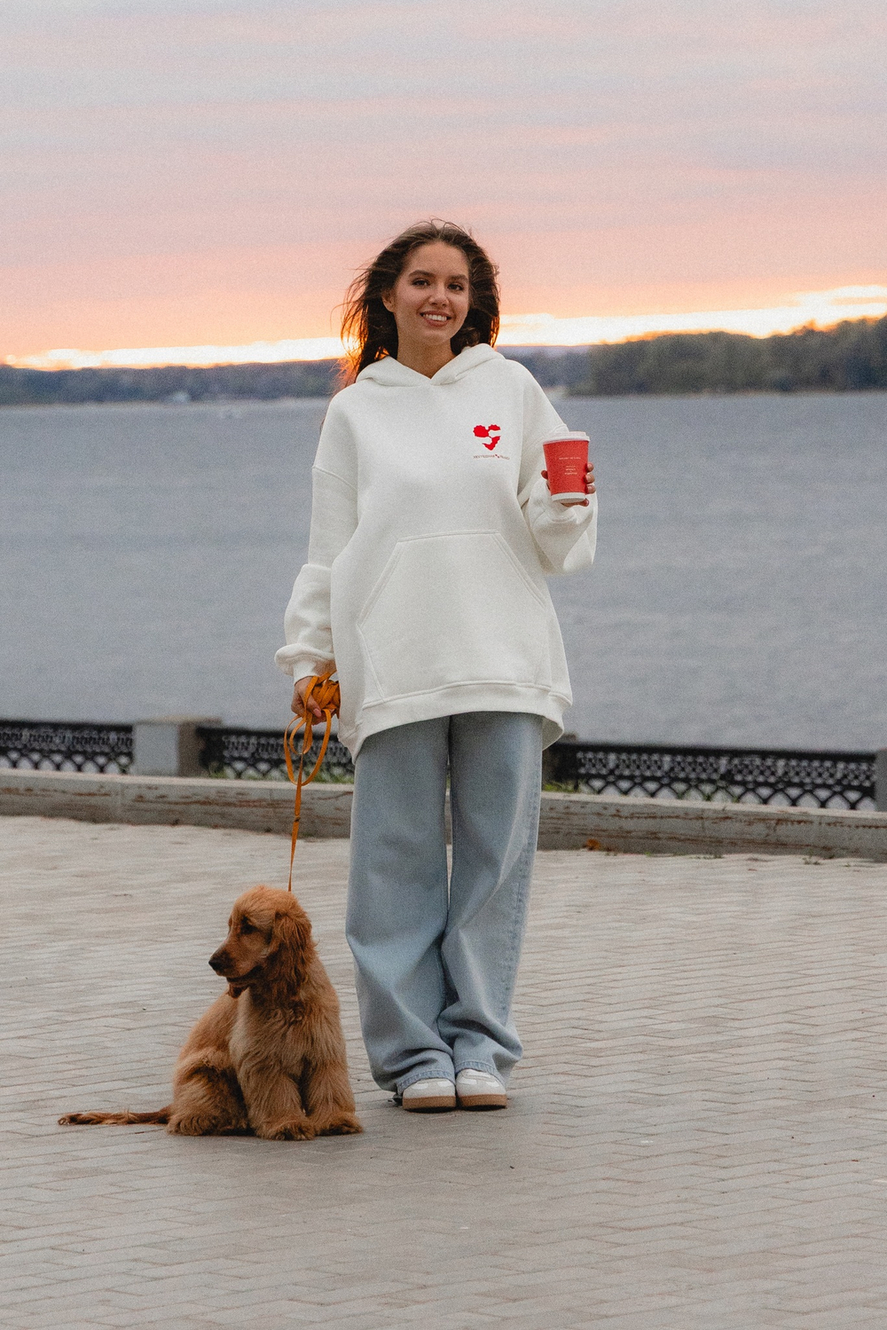 Худи 03 FRANSY x HUGGESHNAYA, с начесом, молочное