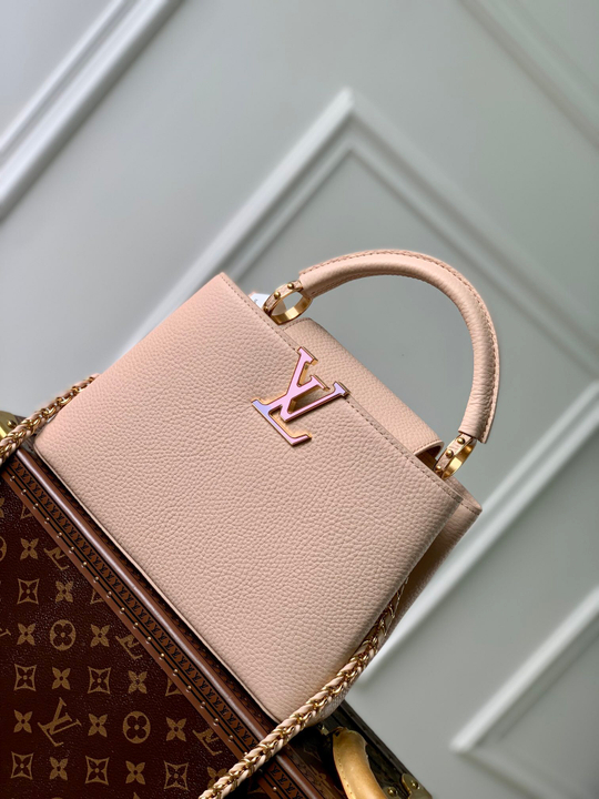 Louis Vuitton Capucines BB