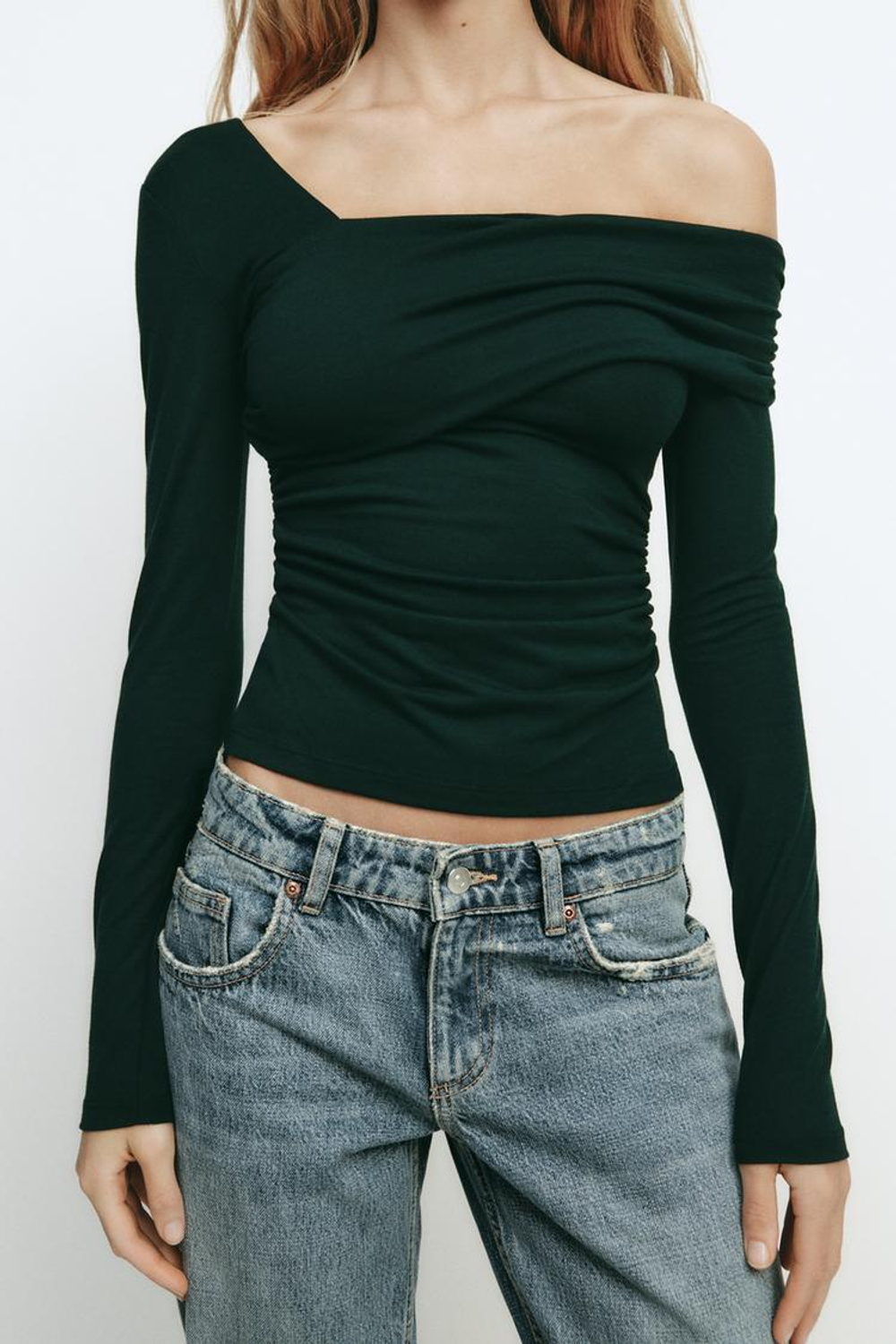 ZARA ТОП С АСИММЕТРИЧНОЙ ГОРЛОВИНОЙ, ТЕМНО-ЗЕЛЕНЫЙ