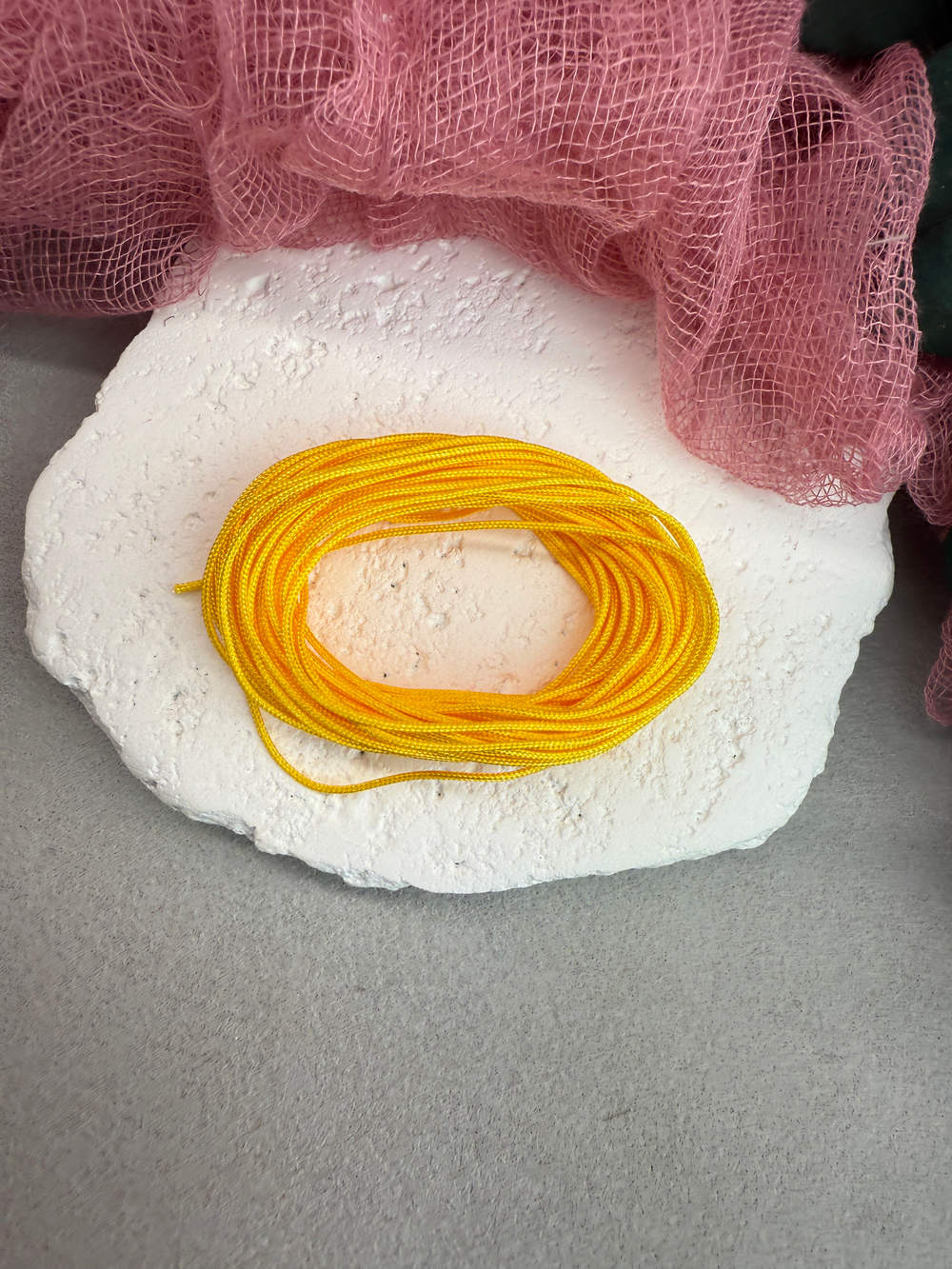 Шнур для плетения браслетов 0,8 мм, Янтарный (5 м)