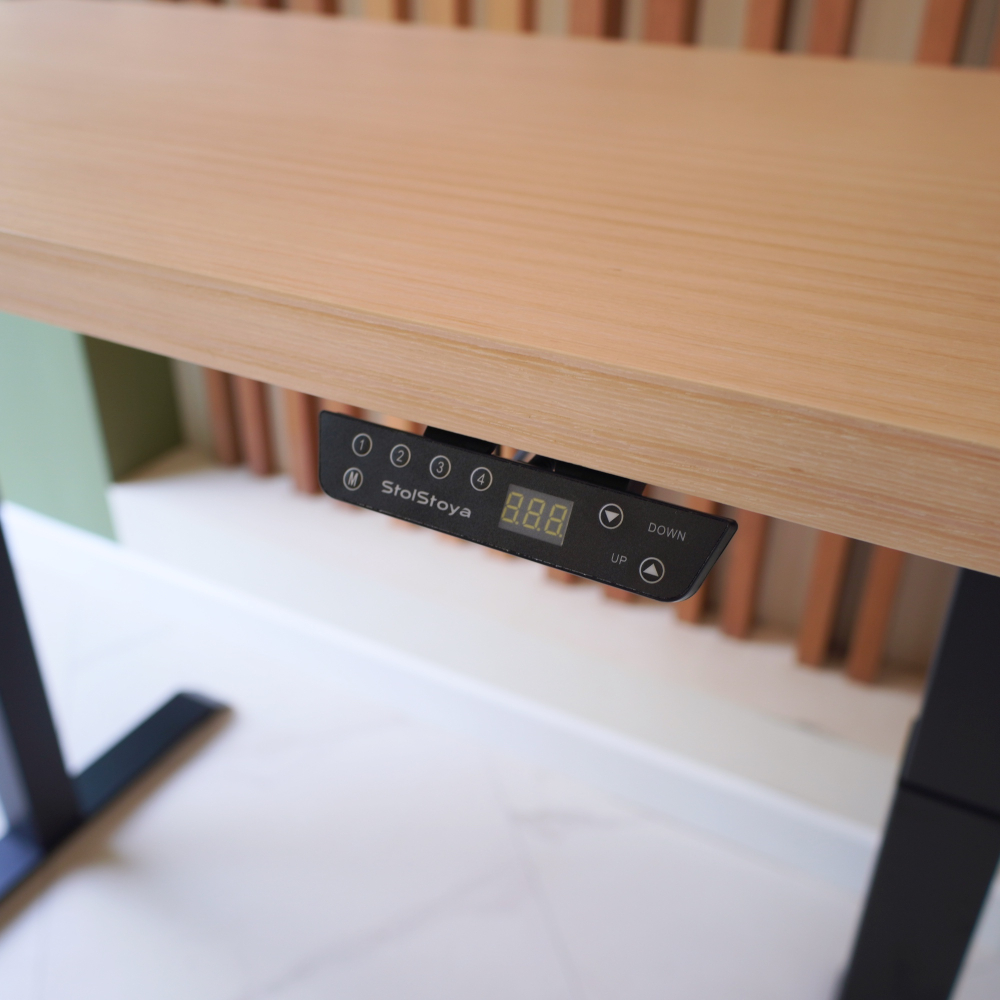 Регулируемый компьютерный стол Motor UP с регулировкой по высоте — столешница МДФ дуб беленый