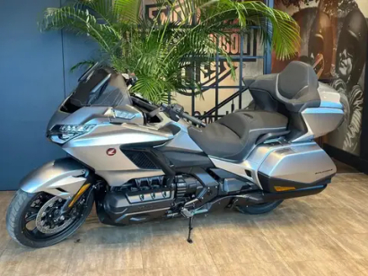 Gold Wing Tour — GL1800 DCT