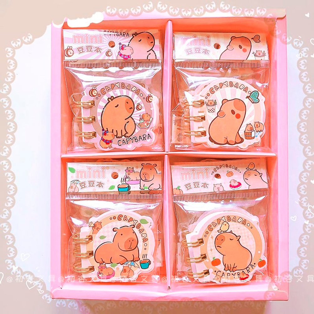 Блокнот маленький "Capybara Family"