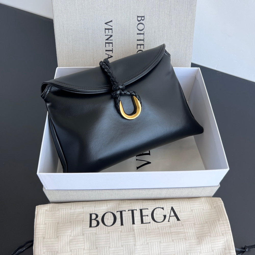 Bottega Veneta Medium Liberta 30 cm