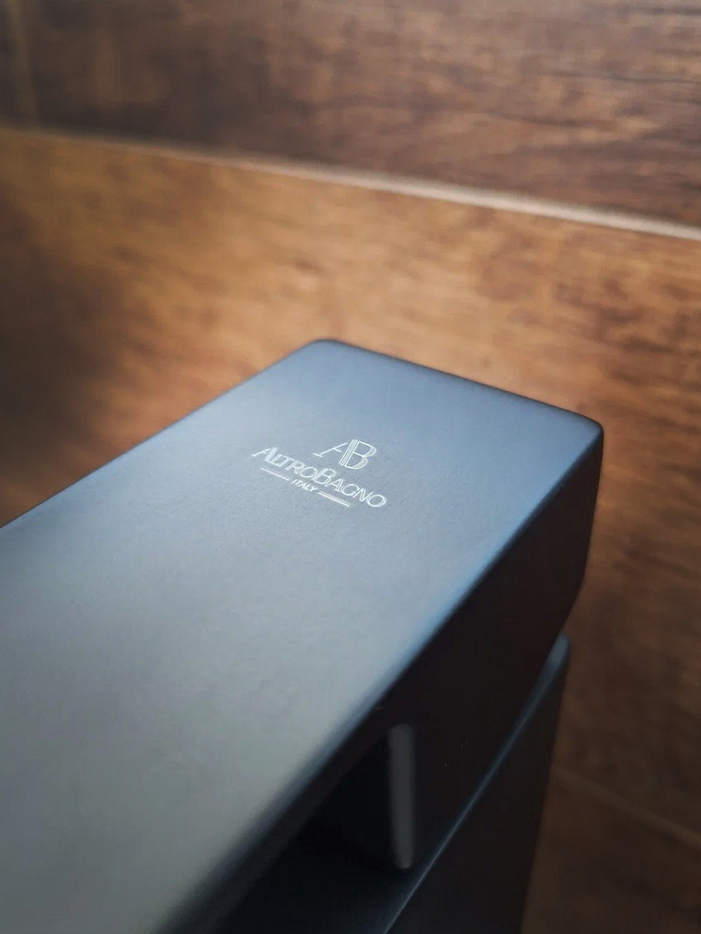 Смеситель для раковины AltroBagno Lamberto 010213 MB