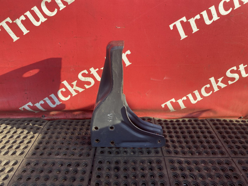 Кронштейн замка кабины 2017г