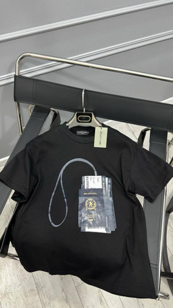Футболка Balenciaga