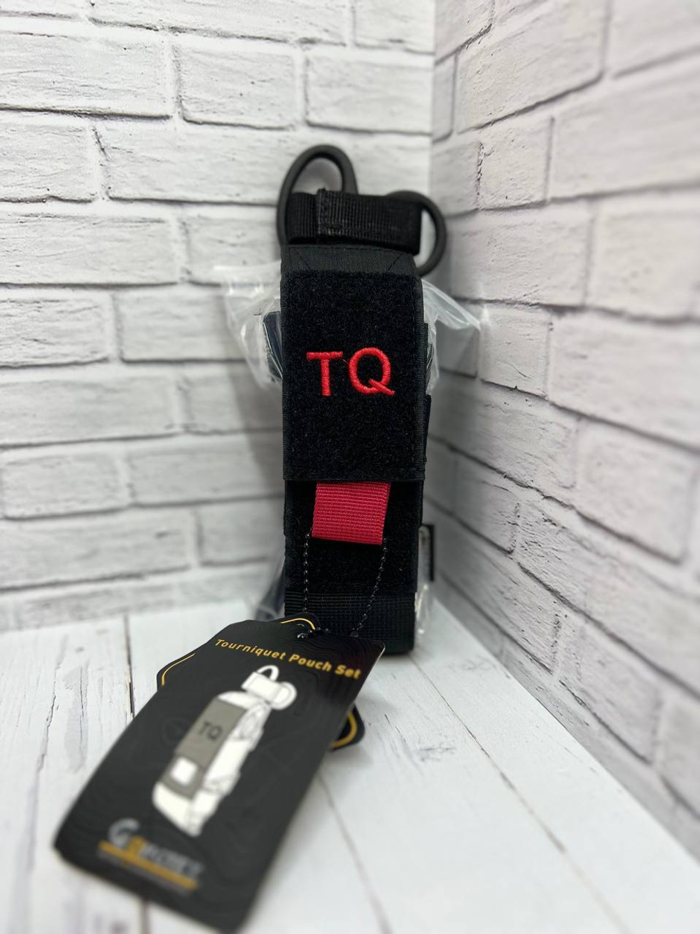 Жгут-турникет кровоостанавливающий c тактическими ножницами