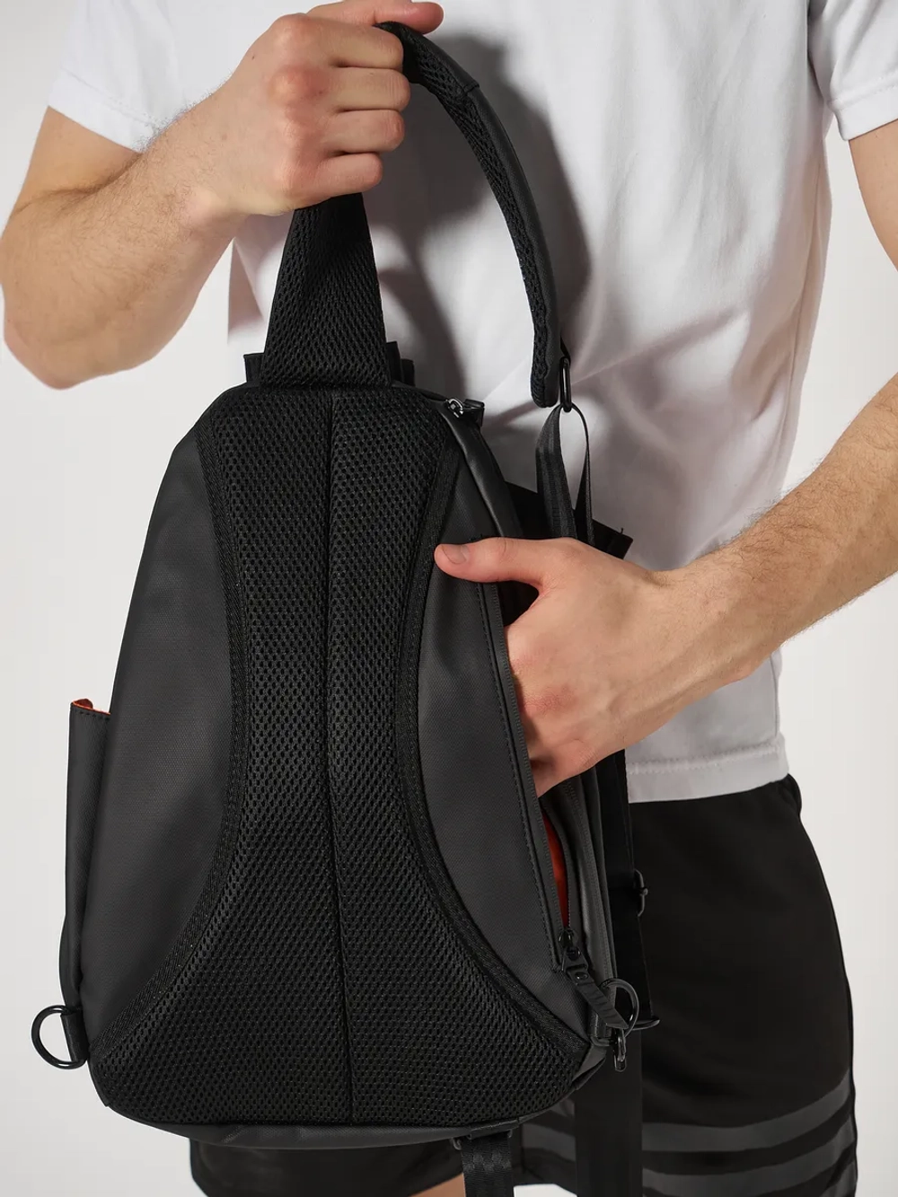 Рюкзак маленький городской с зарядкой с одной лямкой