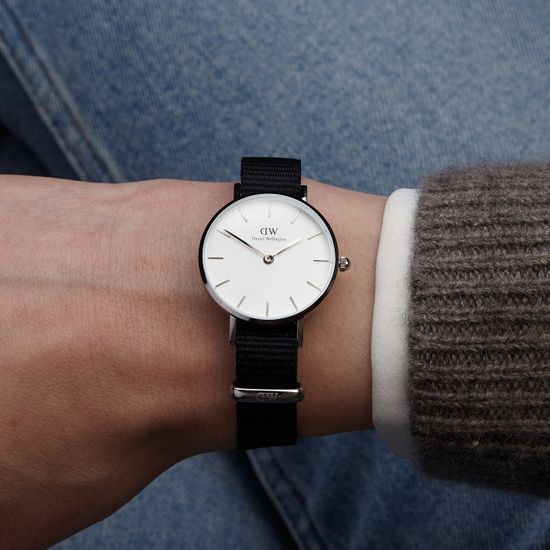 Женские часы Daniel Wellington Petite Cornwall 28 мм  DW00100252