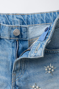 ZARA ДЖИНСОВЫЕ ШОРТЫ С ЖЕМЧУГОМ, СИНИЙ