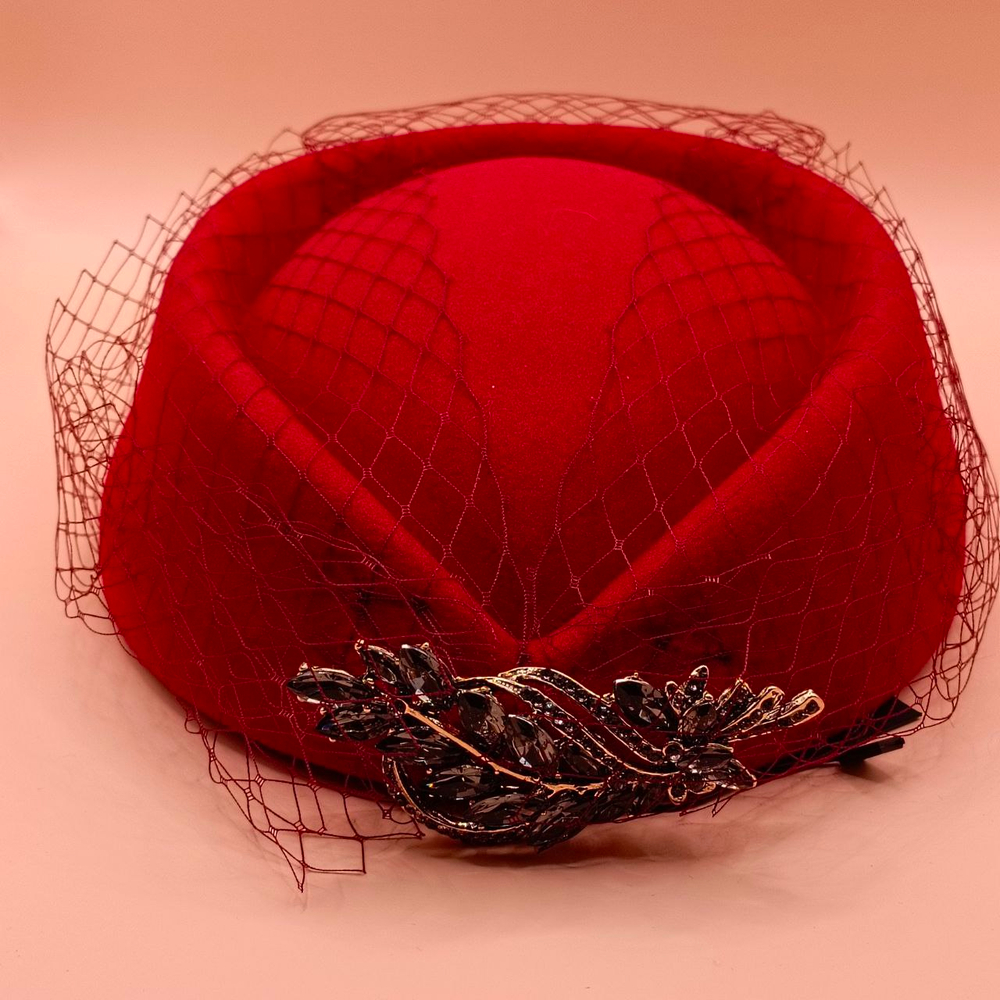 ФЕТРОВАЯ ТАБЛЕТКА С ВУАЛЬЮ.