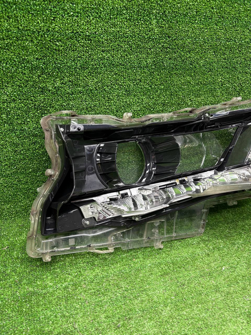 Стекло фары правое Toyota Land Cruiser Prado 150 (2017-н.в.)