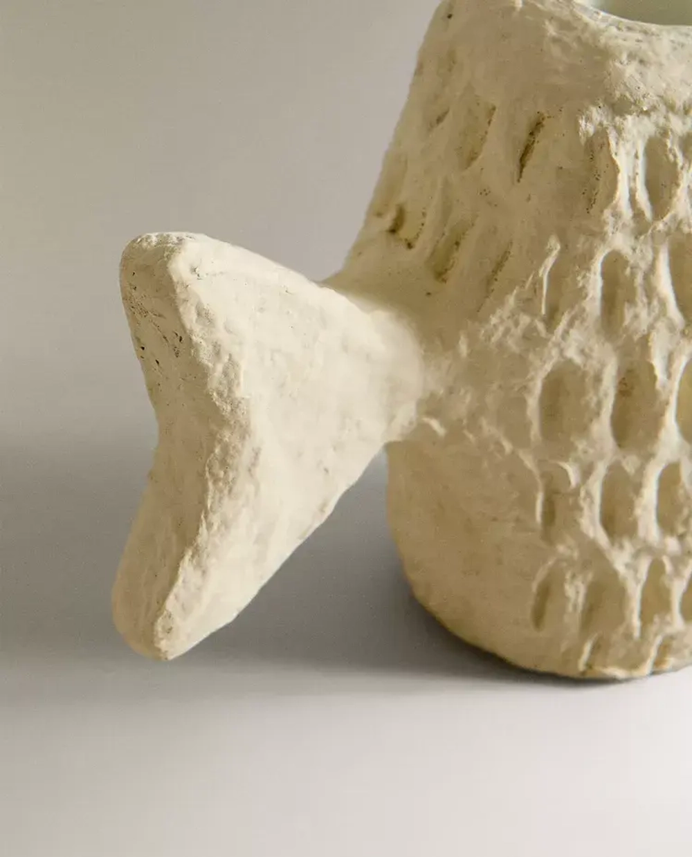 ZARA HOME ПОДСВЕЧНИК В ФОРМЕ РЫБКИ, ЭКРЮ